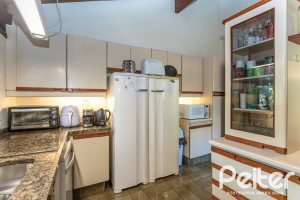 Casa em Condomínio à venda com 282m², 3 dormitórios, 1 suíte, 3 vagas, no bairro Cavalhada em PORTO ALEGRE