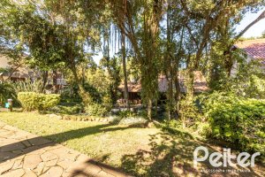 Casa em Condomínio à venda com 282m², 3 dormitórios, 1 suíte, 3 vagas, no bairro Cavalhada em PORTO ALEGRE