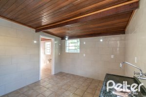 Casa à venda com 326m², 2 dormitórios, 1 suíte, 2 vagas, no bairro Ipanema em Porto Alegre