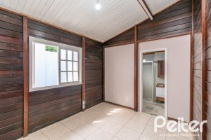 Casa à venda com 326m², 2 dormitórios, 1 suíte, 2 vagas, no bairro Ipanema em Porto Alegre