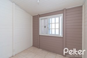 Casa à venda com 326m², 2 dormitórios, 1 suíte, 2 vagas, no bairro Ipanema em Porto Alegre