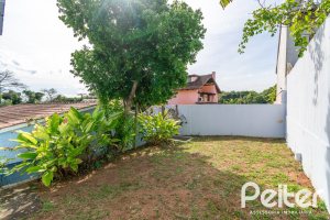 Casa à venda com 326m², 2 dormitórios, 1 suíte, 2 vagas, no bairro Ipanema em Porto Alegre