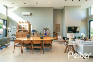 Casa em Condomínio à venda com 260m², 3 dormitórios, 3 suítes, 4 vagas, no bairro Alphaville em PORTO ALEGRE