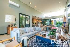 Casa em Condomínio à venda com 260m², 3 dormitórios, 3 suítes, 4 vagas, no bairro Alphaville em PORTO ALEGRE