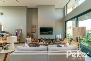 Casa em Condomínio à venda com 260m², 3 dormitórios, 3 suítes, 4 vagas, no bairro Alphaville em PORTO ALEGRE