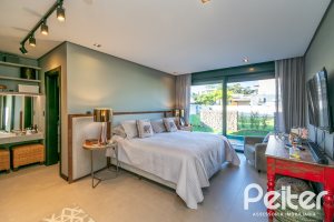 Casa em Condomínio à venda com 260m², 3 dormitórios, 3 suítes, 4 vagas, no bairro Alphaville em PORTO ALEGRE