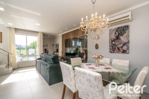 Casa à venda com 108m², 3 dormitórios, 2 suítes, 1 vaga, no bairro Hípica em Porto Alegre