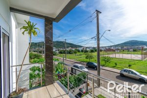 Casa à venda com 108m², 3 dormitórios, 2 suítes, 1 vaga, no bairro Hípica em Porto Alegre