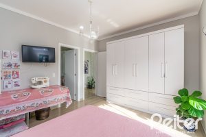 Casa à venda com 108m², 3 dormitórios, 2 suítes, 1 vaga, no bairro Hípica em Porto Alegre