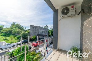 Casa à venda com 108m², 3 dormitórios, 2 suítes, 1 vaga, no bairro Hípica em Porto Alegre