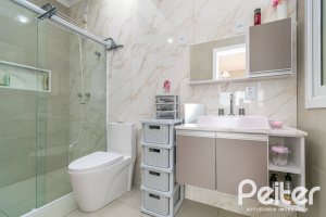 Casa à venda com 108m², 3 dormitórios, 2 suítes, 1 vaga, no bairro Hípica em Porto Alegre