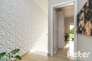 Casa à venda com 108m², 3 dormitórios, 2 suítes, 1 vaga, no bairro Hípica em Porto Alegre