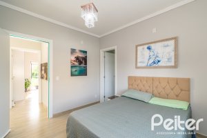 Casa à venda com 108m², 3 dormitórios, 2 suítes, 1 vaga, no bairro Hípica em Porto Alegre