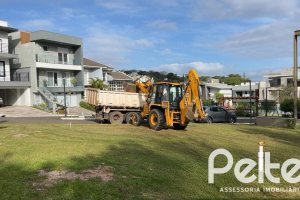 Terreno em condomínio à venda com 276m², no bairro Vila Nova em Porto Alegre