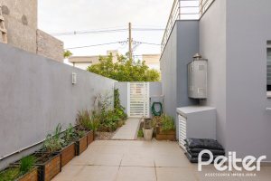 Casa em Condomínio à venda com 308m², 3 dormitórios, 3 suítes, 2 vagas, no bairro Alphaville em PORTO ALEGRE