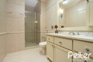 Casa em Condomínio à venda com 280m², 4 dormitórios, 2 suítes, 5 vagas, no bairro Cavalhada em PORTO ALEGRE