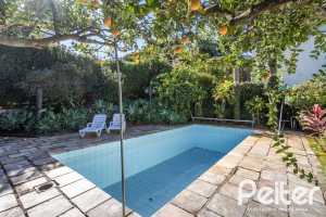 Casa em Condomínio à venda com 280m², 4 dormitórios, 2 suítes, 5 vagas, no bairro Cavalhada em PORTO ALEGRE