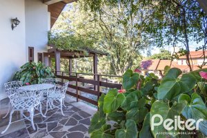 Casa em Condomínio à venda com 280m², 4 dormitórios, 2 suítes, 5 vagas, no bairro Cavalhada em PORTO ALEGRE