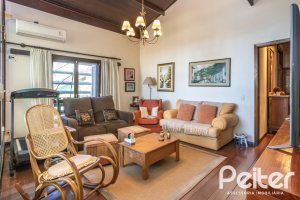 Casa em Condomínio à venda com 280m², 4 dormitórios, 2 suítes, 5 vagas, no bairro Cavalhada em PORTO ALEGRE