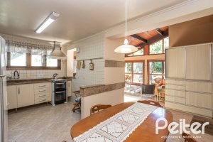 Casa em Condomínio à venda com 280m², 4 dormitórios, 2 suítes, 5 vagas, no bairro Cavalhada em PORTO ALEGRE