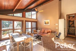 Casa em Condomínio à venda com 280m², 4 dormitórios, 2 suítes, 5 vagas, no bairro Cavalhada em PORTO ALEGRE