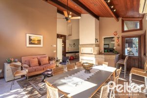 Casa em Condomínio à venda com 280m², 4 dormitórios, 2 suítes, 5 vagas, no bairro Cavalhada em PORTO ALEGRE