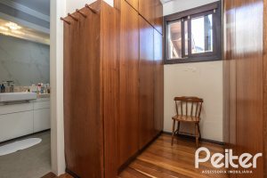 Casa em Condomínio à venda com 280m², 4 dormitórios, 2 suítes, 5 vagas, no bairro Cavalhada em PORTO ALEGRE