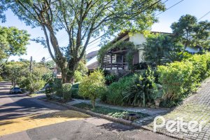 Casa em Condomínio à venda com 280m², 4 dormitórios, 2 suítes, 5 vagas, no bairro Cavalhada em PORTO ALEGRE