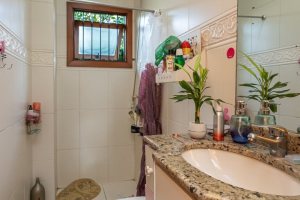 Casa em Condomínio à venda com 175m², 3 dormitórios, 1 suíte, 2 vagas, no bairro Jardim Isabel em Porto Alegre