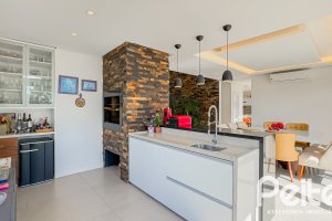 Casa em Condomínio à venda com 385m², 4 dormitórios, 4 suítes, 4 vagas, no bairro Terra Ville em PORTO ALEGRE