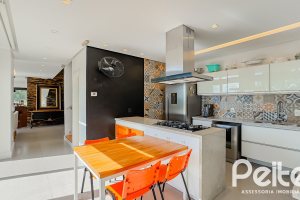 Casa em Condomínio à venda com 385m², 4 dormitórios, 4 suítes, 4 vagas, no bairro Terra Ville em PORTO ALEGRE