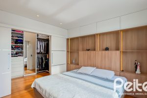 Casa em Condomínio à venda com 385m², 4 dormitórios, 4 suítes, 4 vagas, no bairro Terra Ville em PORTO ALEGRE