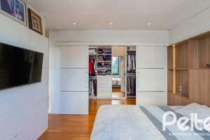 Casa em Condomínio à venda com 385m², 4 dormitórios, 4 suítes, 4 vagas, no bairro Terra Ville em PORTO ALEGRE