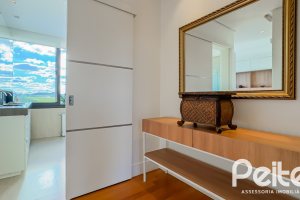 Casa em Condomínio à venda com 385m², 4 dormitórios, 4 suítes, 4 vagas, no bairro Terra Ville em PORTO ALEGRE