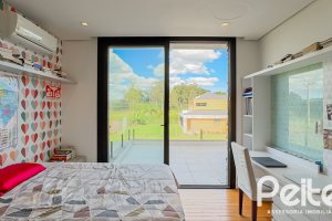 Casa em Condomínio à venda com 385m², 4 dormitórios, 4 suítes, 4 vagas, no bairro Terra Ville em PORTO ALEGRE