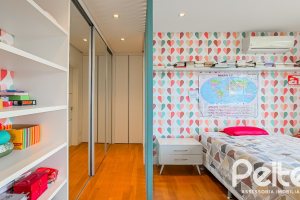 Casa em Condomínio à venda com 385m², 4 dormitórios, 4 suítes, 4 vagas, no bairro Terra Ville em PORTO ALEGRE