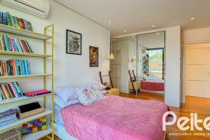 Casa em Condomínio à venda com 385m², 4 dormitórios, 4 suítes, 4 vagas, no bairro Terra Ville em PORTO ALEGRE