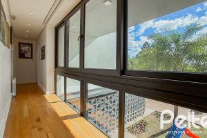 Casa em Condomínio à venda com 385m², 4 dormitórios, 4 suítes, 4 vagas, no bairro Terra Ville em PORTO ALEGRE