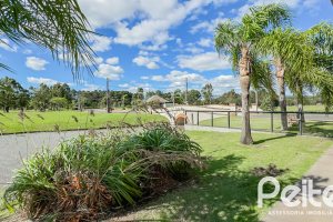 Casa em Condomínio à venda com 385m², 4 dormitórios, 4 suítes, 4 vagas, no bairro Terra Ville em PORTO ALEGRE