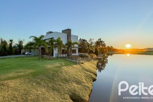 Casa em Condomínio à venda com 385m², 4 dormitórios, 4 suítes, 4 vagas, no bairro Terra Ville em PORTO ALEGRE