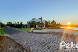 Casa em Condomínio à venda com 385m², 4 dormitórios, 4 suítes, 4 vagas, no bairro Terra Ville em PORTO ALEGRE