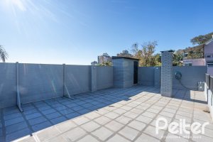 Casa à venda com 226m², 3 dormitórios, 1 suíte, 2 vagas, no bairro Tristeza em Porto Alegre