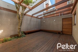 Casa em Condomínio à venda com 204m², 4 dormitórios, 1 suíte, 3 vagas, no bairro Tristeza em Porto Alegre