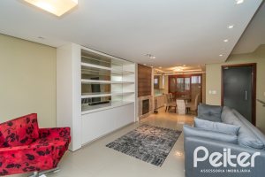 Casa em Condomínio à venda com 204m², 4 dormitórios, 1 suíte, 3 vagas, no bairro Tristeza em Porto Alegre