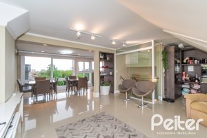 Casa em Condomínio à venda com 204m², 4 dormitórios, 1 suíte, 3 vagas, no bairro Tristeza em Porto Alegre