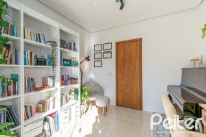 Casa à venda com 67m², 2 dormitórios, 1 vaga, no bairro Hípica em Porto Alegre