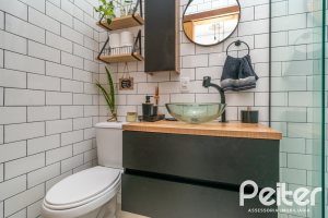 Casa à venda com 67m², 2 dormitórios, 1 vaga, no bairro Hípica em Porto Alegre