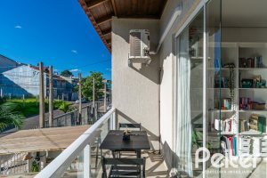 Casa à venda com 67m², 2 dormitórios, 1 vaga, no bairro Hípica em Porto Alegre