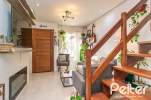 Casa à venda com 67m², 2 dormitórios, 1 vaga, no bairro Hípica em Porto Alegre