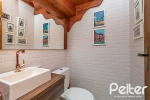 Casa à venda com 67m², 2 dormitórios, 1 vaga, no bairro Hípica em Porto Alegre